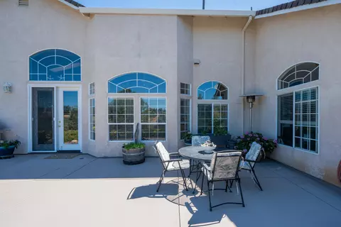 Exterior - 2707 Blue Bell Dr, Redding, CA 96001 photo 14 of 63