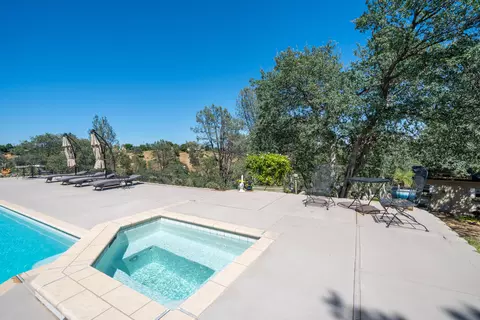 Exterior - 2707 Blue Bell Dr, Redding, CA 96001 photo 30 of 63