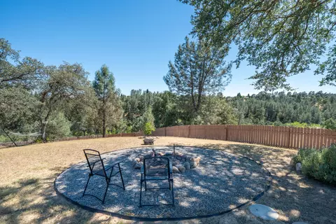 Exterior - 2707 Blue Bell Dr, Redding, CA 96001 photo 51 of 63