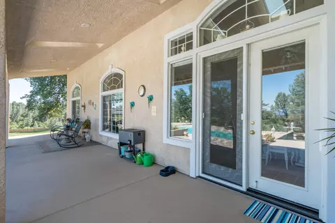 Exterior - 2707 Blue Bell Dr, Redding, CA 96001 photo 17 of 63