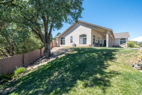Exterior - 2707 Blue Bell Dr, Redding, CA 96001 photo 55 of 63