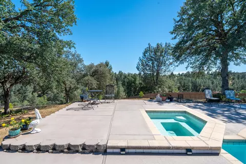 Exterior - 2707 Blue Bell Dr, Redding, CA 96001 photo 32 of 63