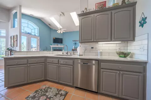 Kitchen - 2707 Blue Bell Dr, Redding, CA 96001 photo 7 of 8