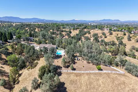 View/Area - 2707 Blue Bell Dr, Redding, CA 96001 photo 10 of 14