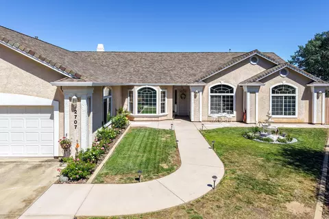 Exterior - 2707 Blue Bell Dr, Redding, CA 96001 photo 59 of 63