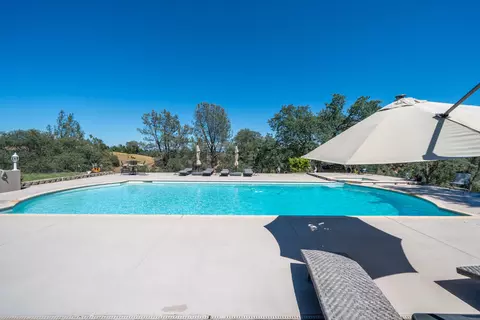 Exterior - 2707 Blue Bell Dr, Redding, CA 96001 photo 25 of 63