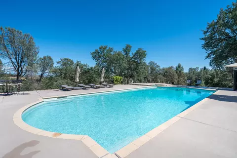 Exterior - 2707 Blue Bell Dr, Redding, CA 96001 photo 24 of 63