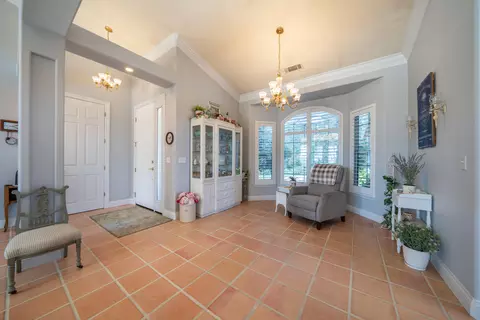 Entry Way - 2707 Blue Bell Dr, Redding, CA 96001 photo 4 of 8