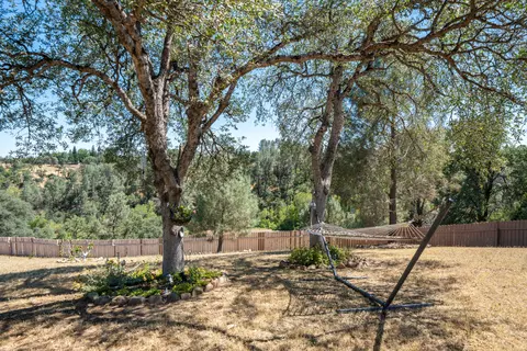 Exterior - 2707 Blue Bell Dr, Redding, CA 96001 photo 47 of 63