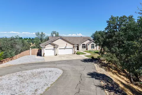 Exterior - 2707 Blue Bell Dr, Redding, CA 96001 photo 57 of 63