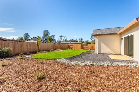 Exterior - 3225 Lower Ln, Redding, CA 96002 photo 3 of 7
