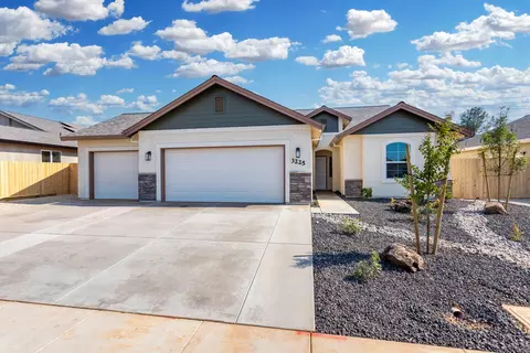 Exterior - 3225 Lower Ln, Redding, CA 96002 photo 2 of 7