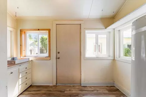Entry Way - 545 Main St, Weed, CA 96094 photo 1 of 1