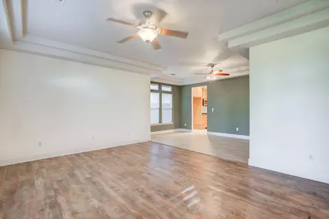 Living - 3473 Nathan Dr, Anderson, CA 96007 photo 2 of 9