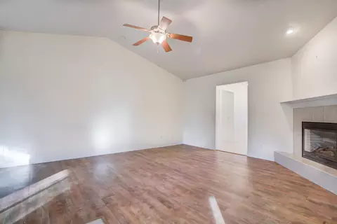 Living - 3473 Nathan Dr, Anderson, CA 96007 photo 6 of 9