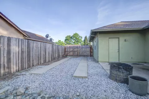Exterior - 3473 Nathan Dr, Anderson, CA 96007 photo 15 of 17