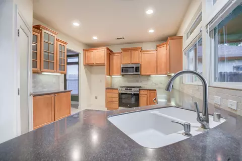 Kitchen - 3473 Nathan Dr, Anderson, CA 96007 photo 5 of 5