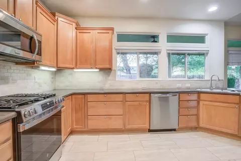 Kitchen - 3473 Nathan Dr, Anderson, CA 96007 photo 2 of 5