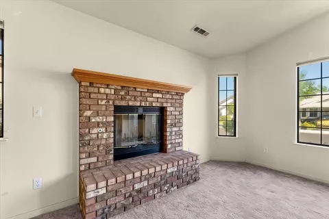 Living - 1927 Vineyard Trl, Redding, CA 96003 photo 6 of 11