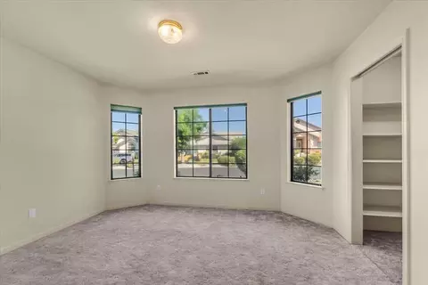 Bedroom - 1927 Vineyard Trl, Redding, CA 96003 photo 4 of 10
