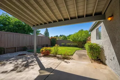 Exterior - 1927 Vineyard Trl, Redding, CA 96003 photo 4 of 23