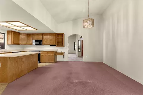 Living - 1927 Vineyard Trl, Redding, CA 96003 photo 10 of 11
