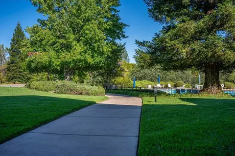 Exterior - 1927 Vineyard Trl, Redding, CA 96003 photo 19 of 23