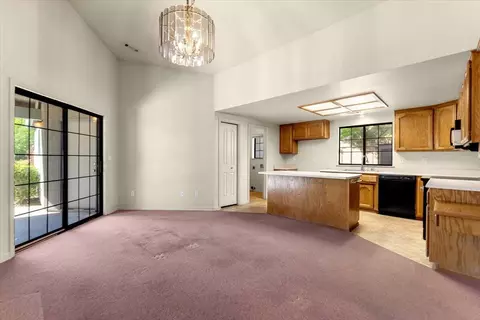 Living - 1927 Vineyard Trl, Redding, CA 96003 photo 9 of 11