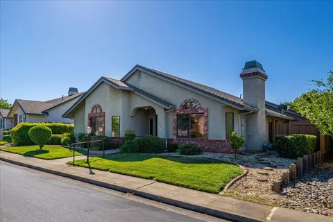Exterior - 1927 Vineyard Trl, Redding, CA 96003 photo 9 of 23