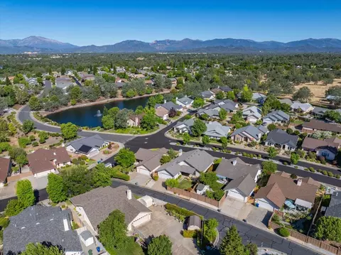 View/Area - 1927 Vineyard Trl, Redding, CA 96003 photo 11 of 15