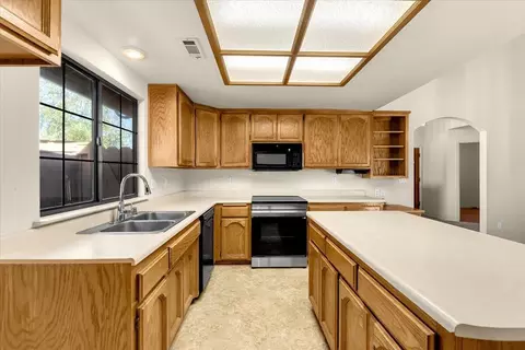 Kitchen - 1927 Vineyard Trl, Redding, CA 96003 photo 1 of 4