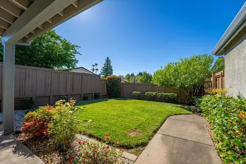 Exterior - 1927 Vineyard Trl, Redding, CA 96003 photo 5 of 23