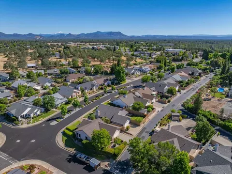 View/Area - 1927 Vineyard Trl, Redding, CA 96003 photo 9 of 15