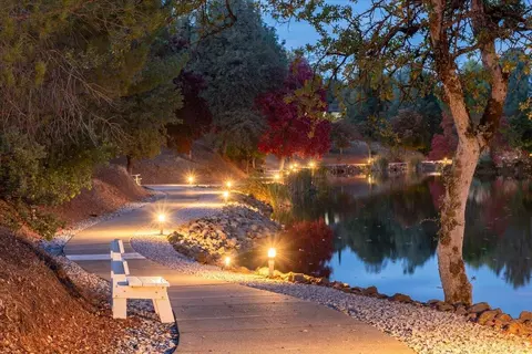 View/Area - 1927 Vineyard Trl, Redding, CA 96003 photo 6 of 15
