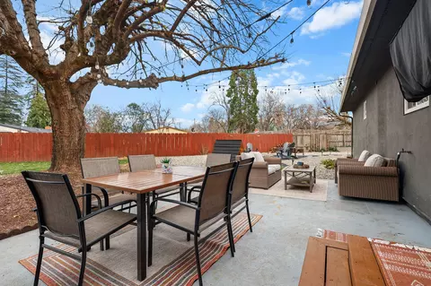2041 Athens Ave, Redding, CA 96001 photo 23