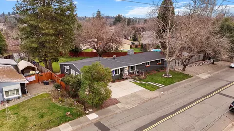 2041 Athens Ave, Redding, CA 96001 photo 26
