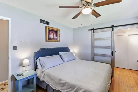 Bedroom - 5755 Mountain View Dr, Redding, CA 96003 photo 3 of 6