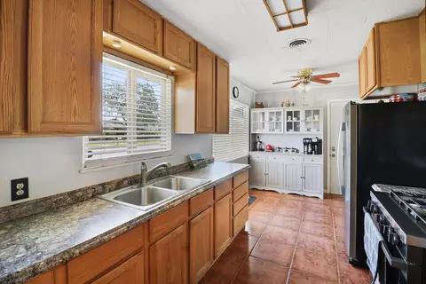 Kitchen - 5755 Mountain View Dr, Redding, CA 96003 photo 1 of 4