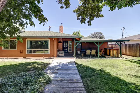 Exterior - 5755 Mountain View Dr, Redding, CA 96003 photo 7 of 11