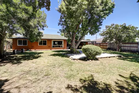Exterior - 5755 Mountain View Dr, Redding, CA 96003 photo 10 of 11