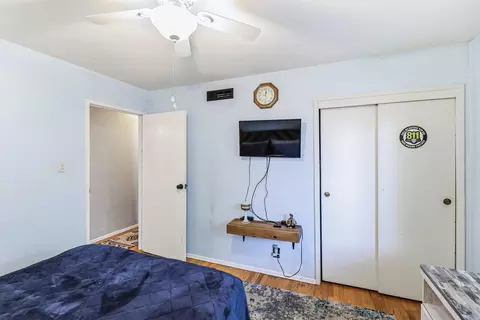 Bedroom - 5755 Mountain View Dr, Redding, CA 96003 photo 6 of 6