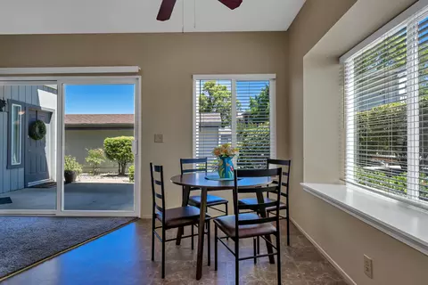 Dining - 249 Ridgetop Dr #141, Redding, CA 96003 photo 2 of 2