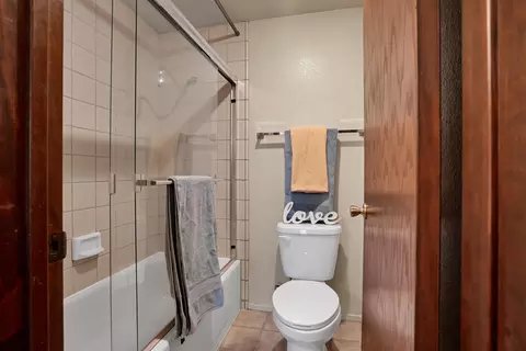 Bath - 249 Ridgetop Dr #141, Redding, CA 96003 photo 1 of 3