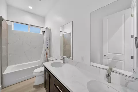 Bath - 690 Mill Valley Pkwy, Redding, CA 96003 photo 4 of 4