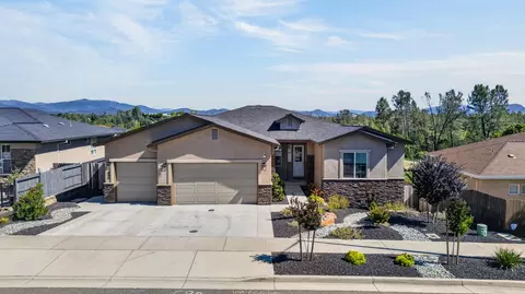 Exterior - 690 Mill Valley Pkwy, Redding, CA 96003 photo 1 of 6