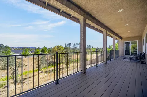 Exterior - 690 Mill Valley Pkwy, Redding, CA 96003 photo 3 of 6