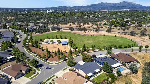 View/Area - 690 Mill Valley Pkwy, Redding, CA 96003 photo 5 of 7