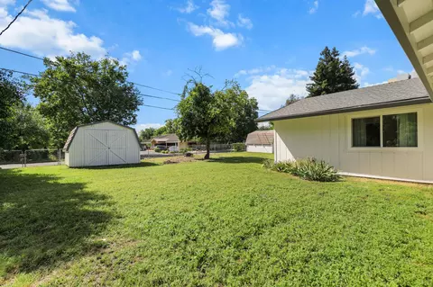 Exterior - 150 Nina Ave, Red Bluff, CA 96080 photo 8 of 14