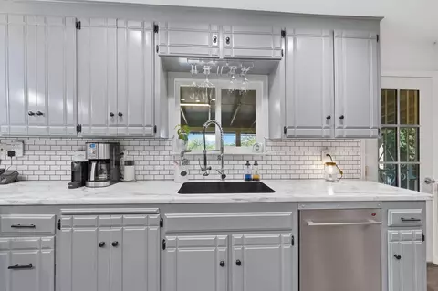 Kitchen - 12605 Encanto Way, Redding, CA 96003 photo 3 of 5