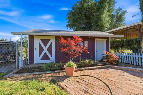 Exterior - 12605 Encanto Way, Redding, CA 96003 photo 8 of 11